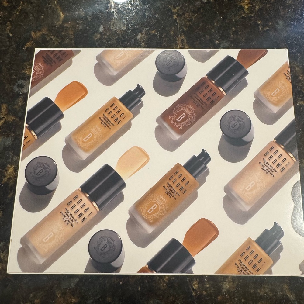 BOBBI BROWN Weightless Skin Foundation SPF 15 sample